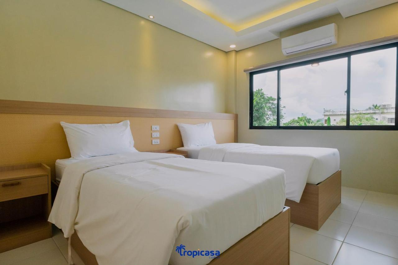 Tropicasa Hotel Coron Esterno foto